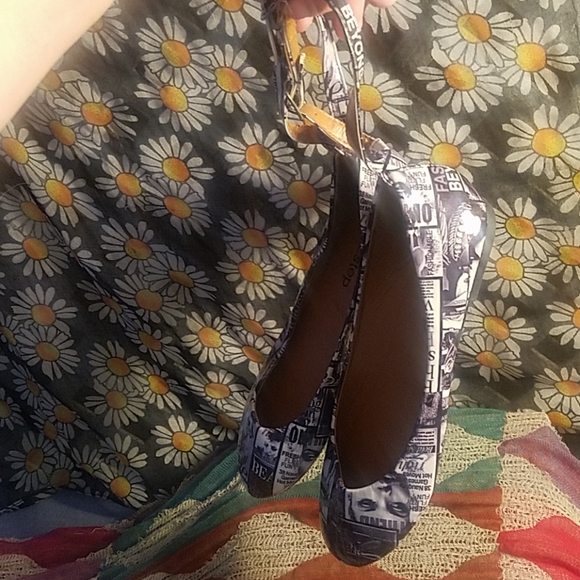 Ladies Epic Steps Flats Fashion Design Size 8 - Picture 7 of 7